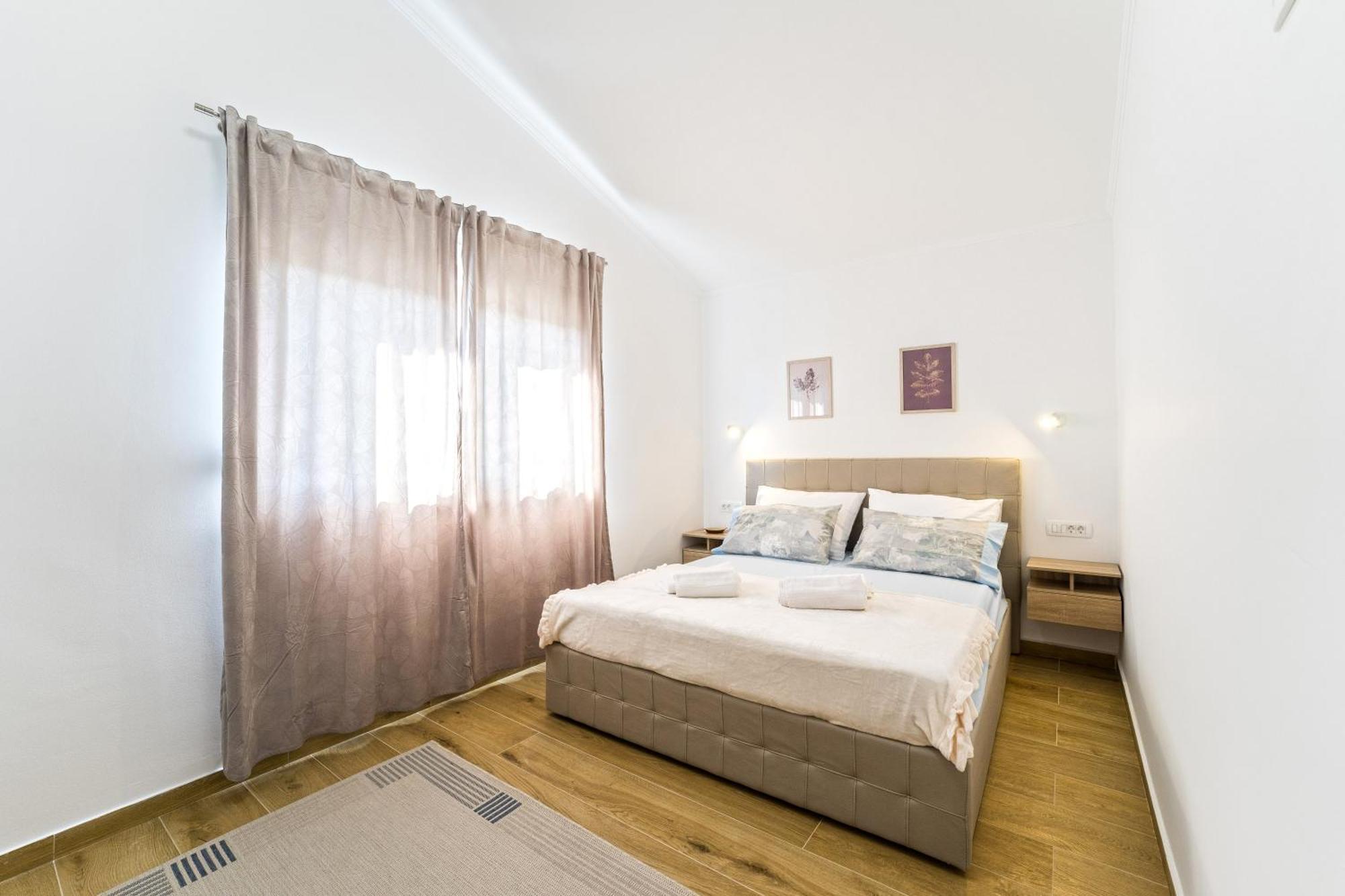 Villa Bianca - Apartment With Private Pool Привлака Екстериор снимка